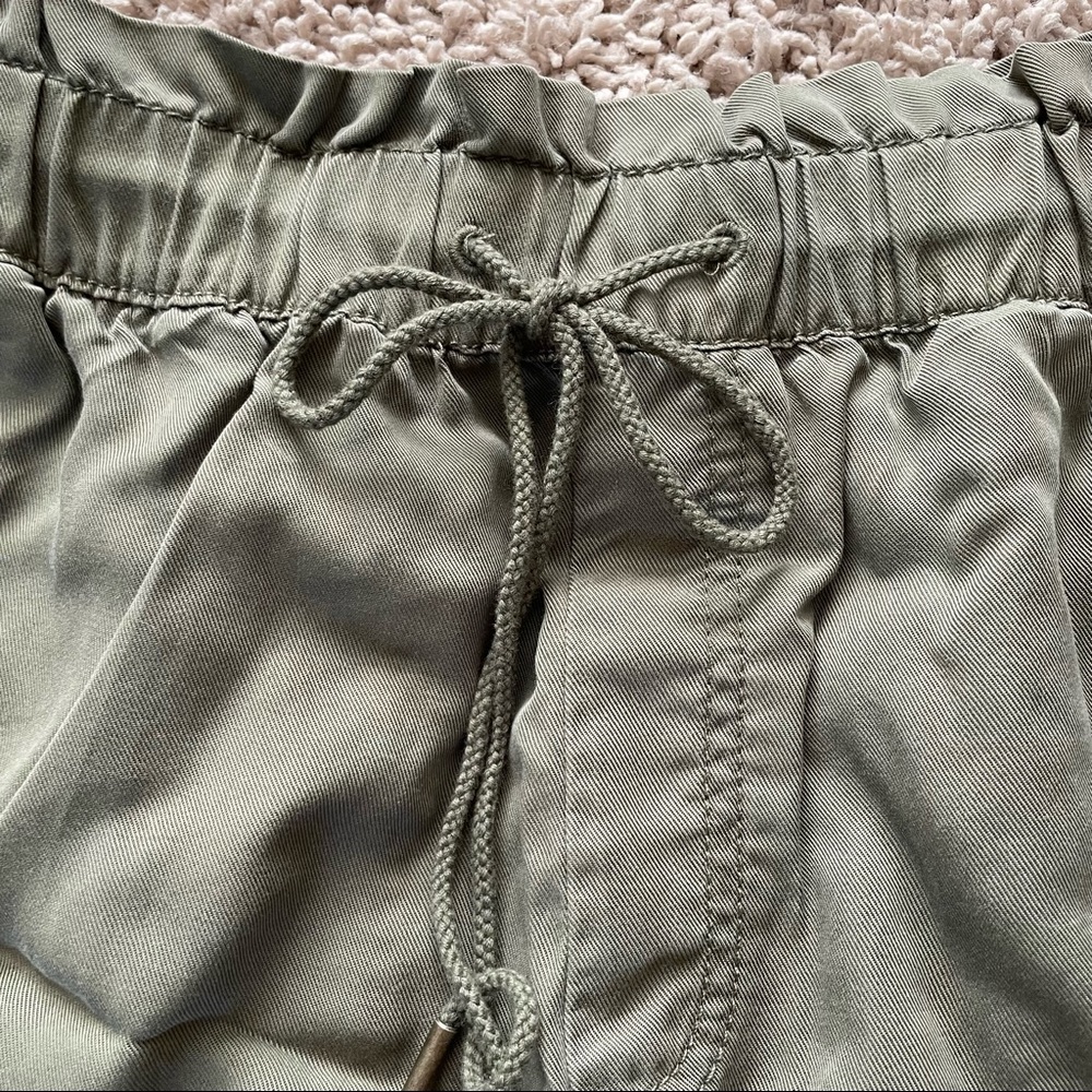 Loft Olive Green High Rise Shorts Paperbag Style Size Medium - Picture 3 of 10